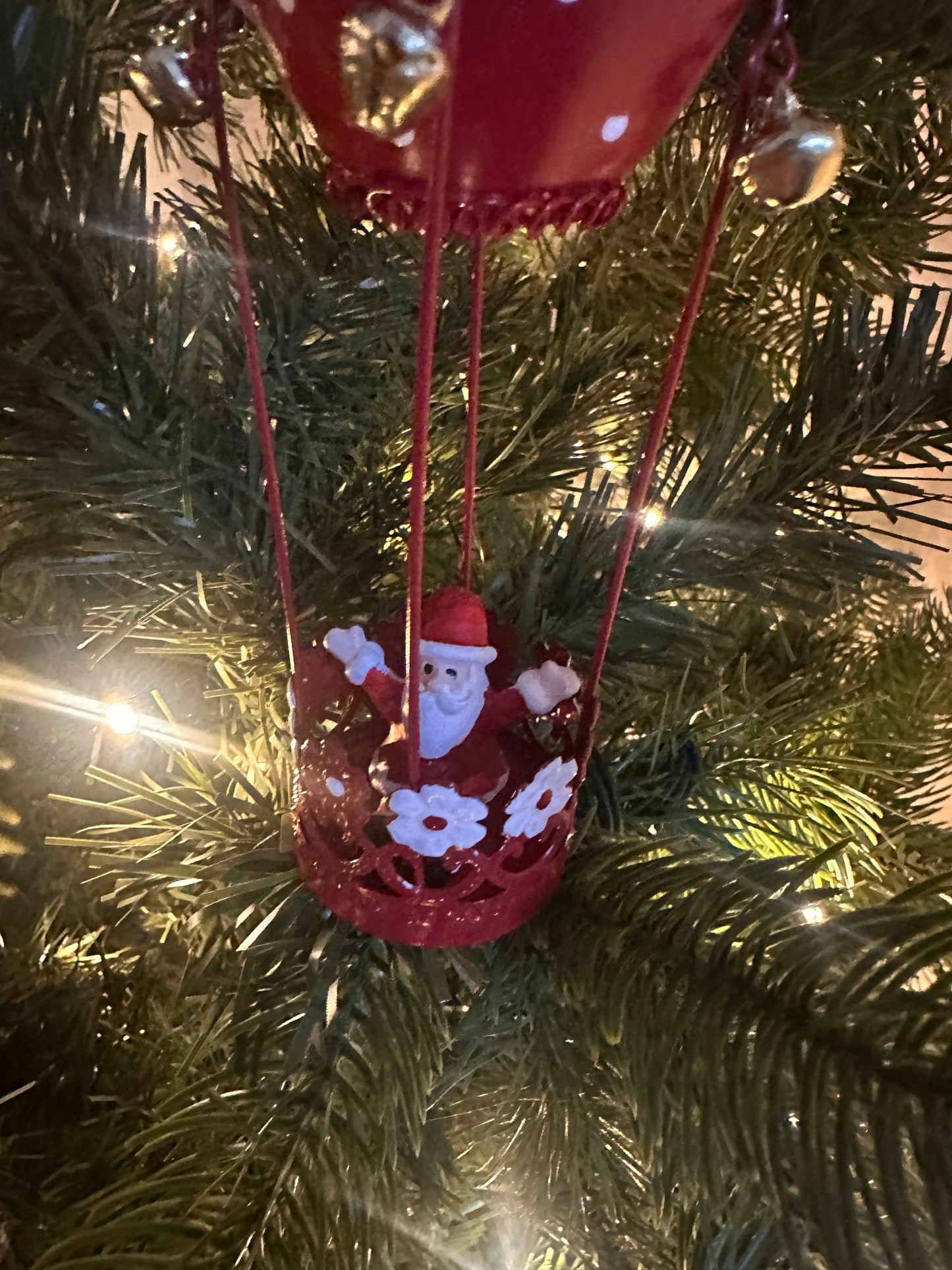 Air Ballooning Deer & Santa Hangers