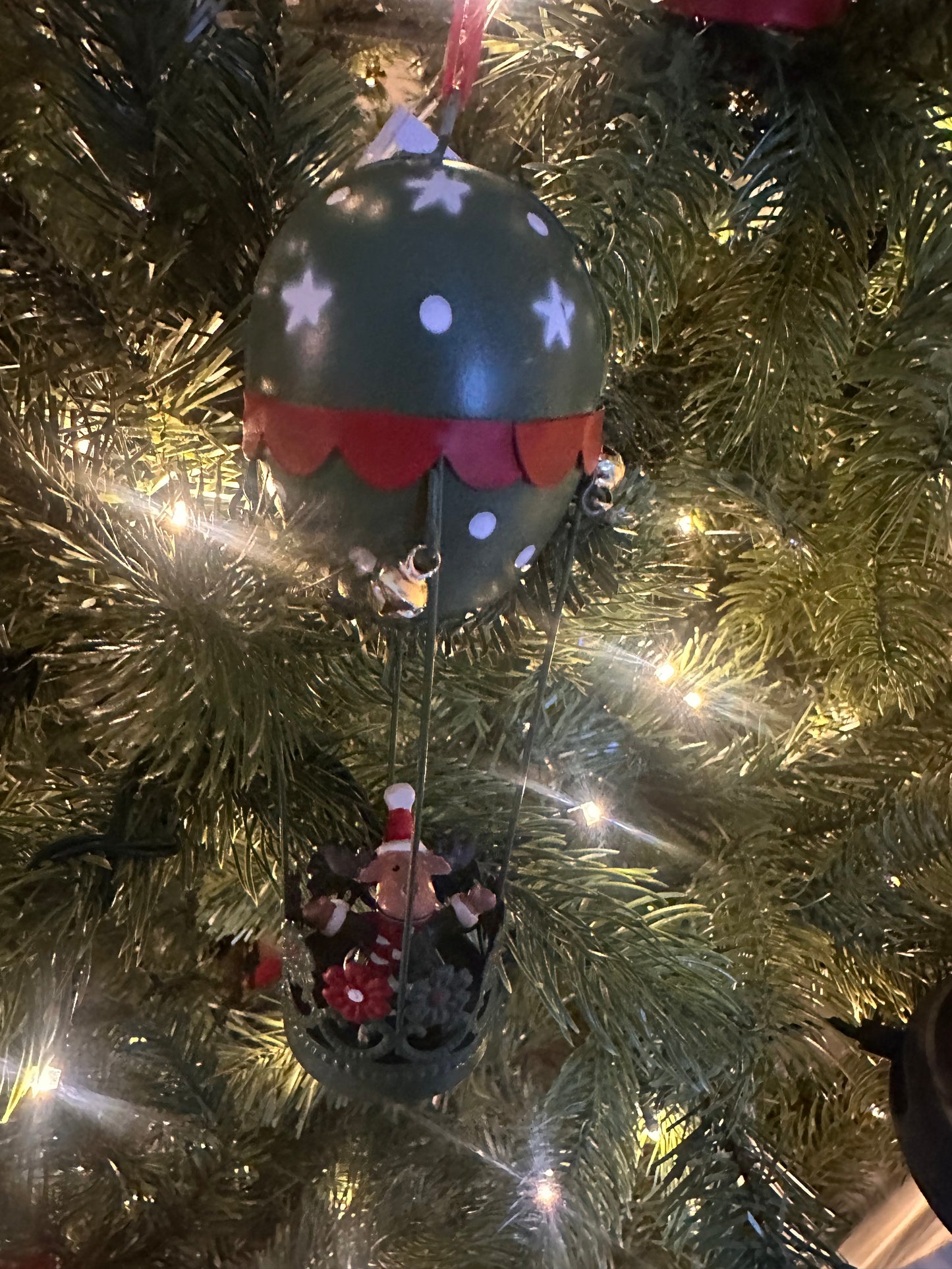 Air Ballooning Deer & Santa Hangers
