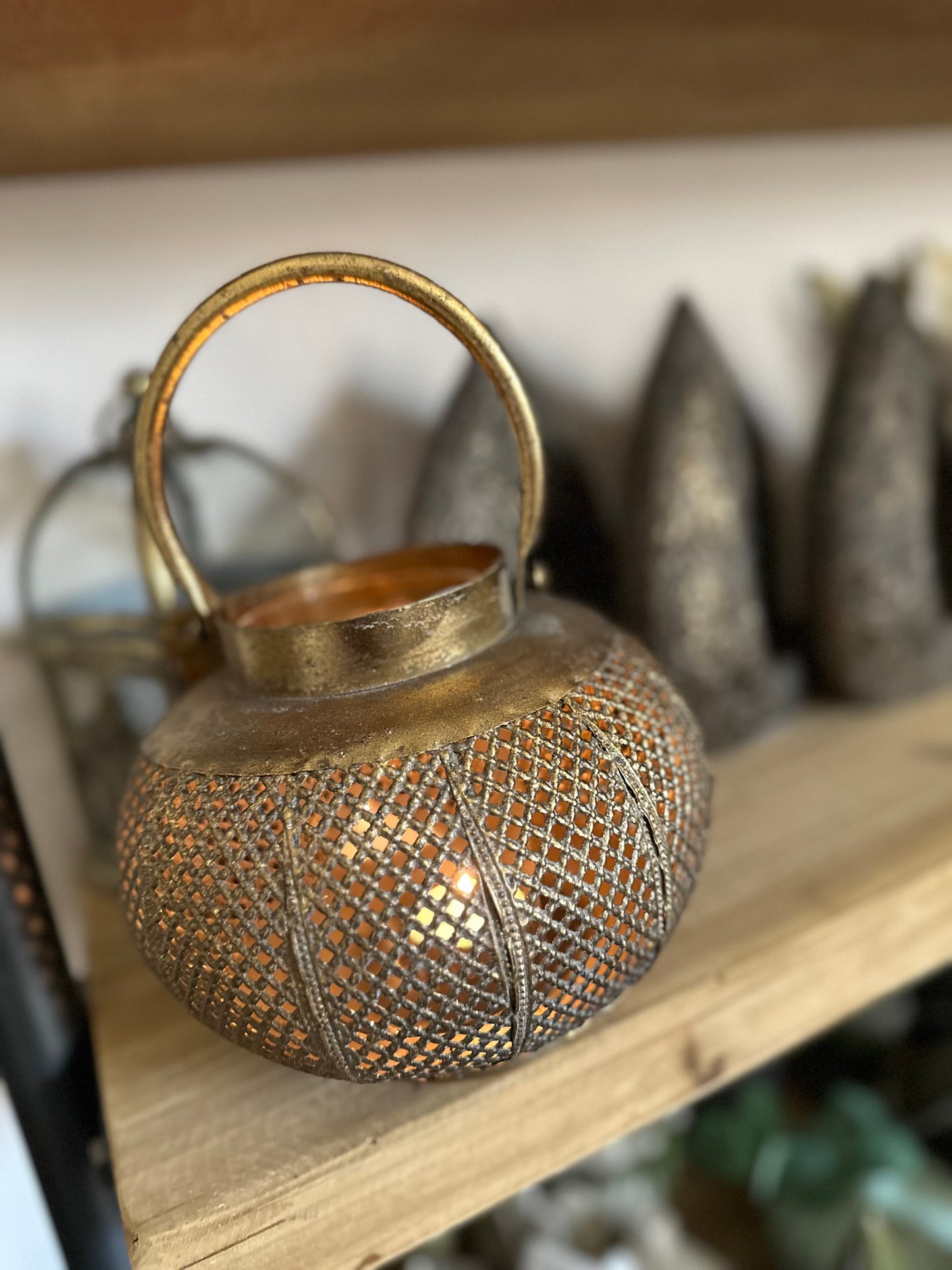 Gold Metal Round Candle Holder with Handle