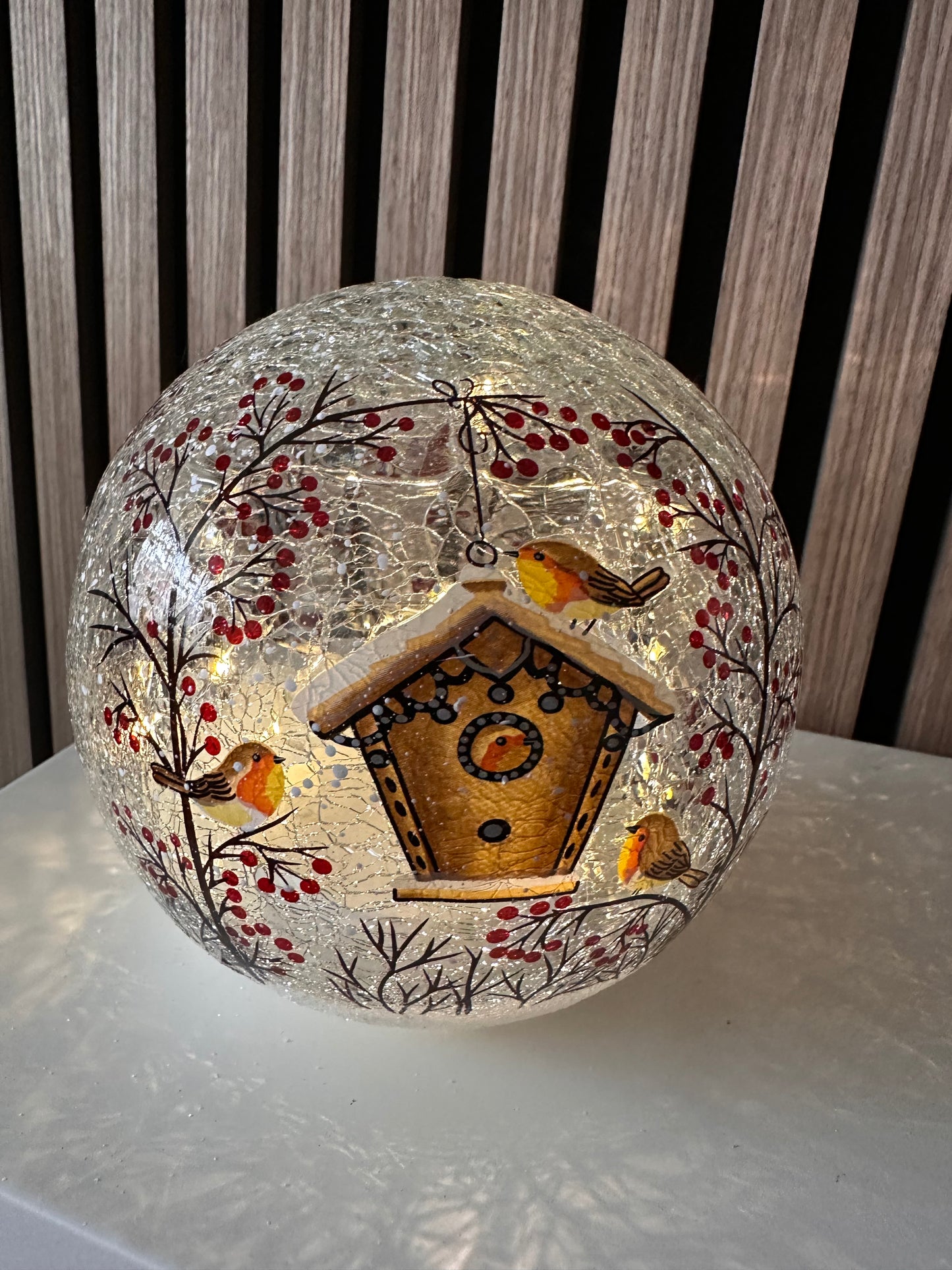 Robin Led Crackle Ball 14cm