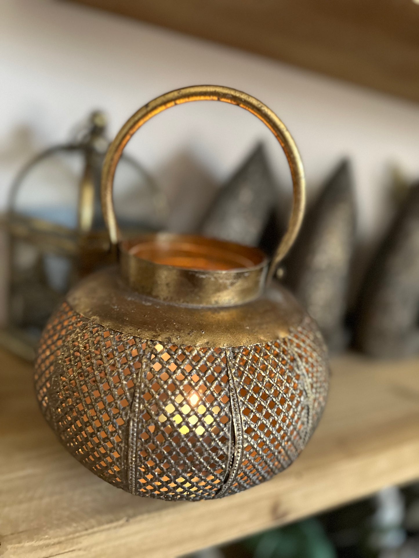 Gold Metal Round Candle Holder with Handle