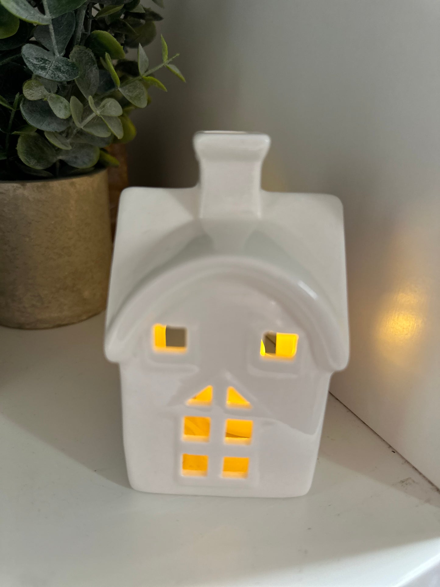 Ceramic Tealight House with Arched Roof
