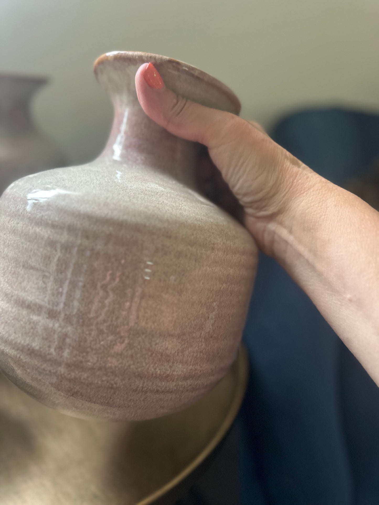 Natural Ripped Squat Vase - Decorative & Stylish Addition to Any Space