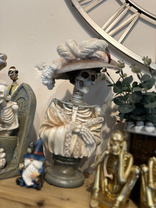 Quirky Gladys Skeleton Bust