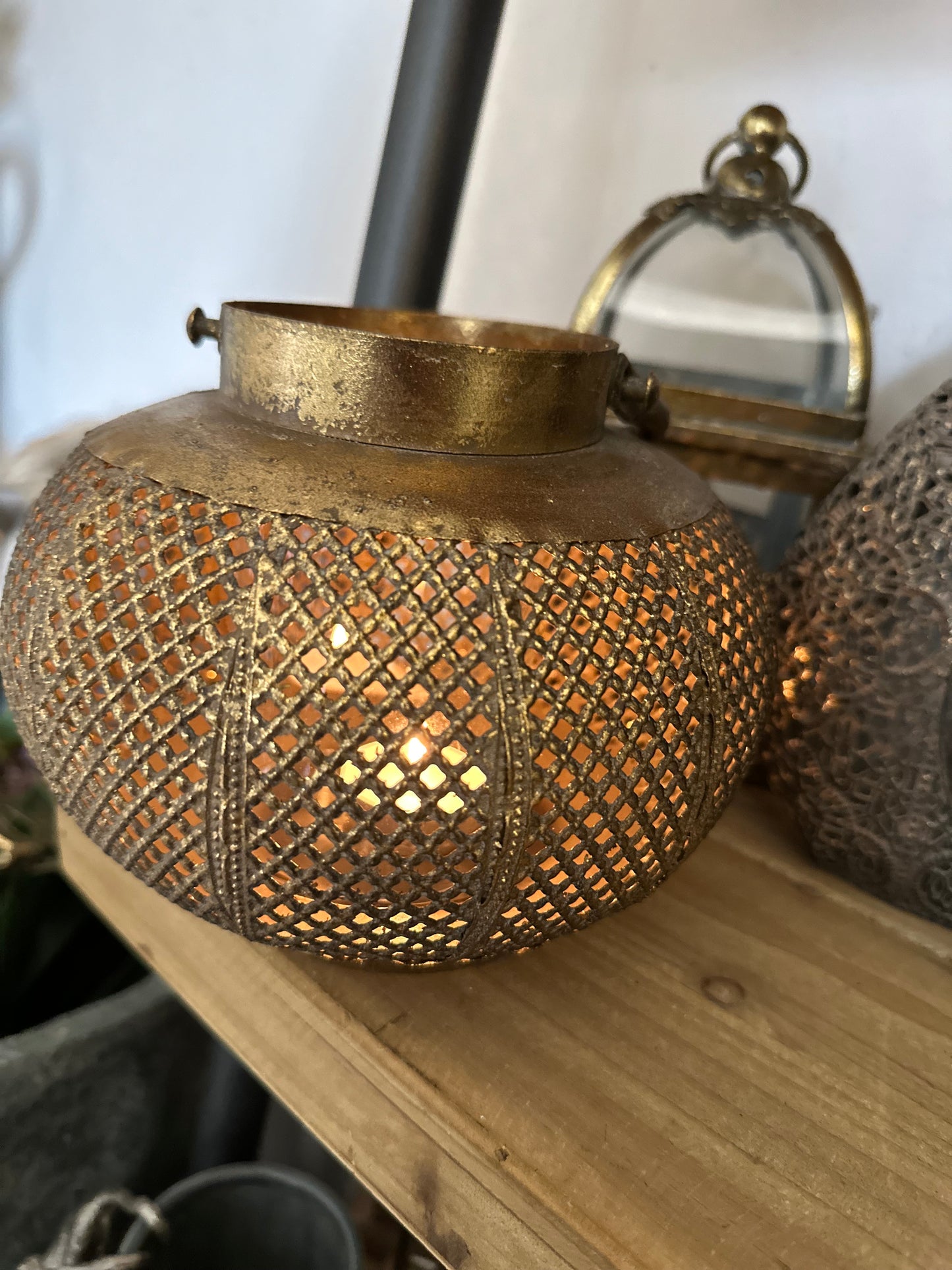 Gold Metal Round Candle Holder with Handle