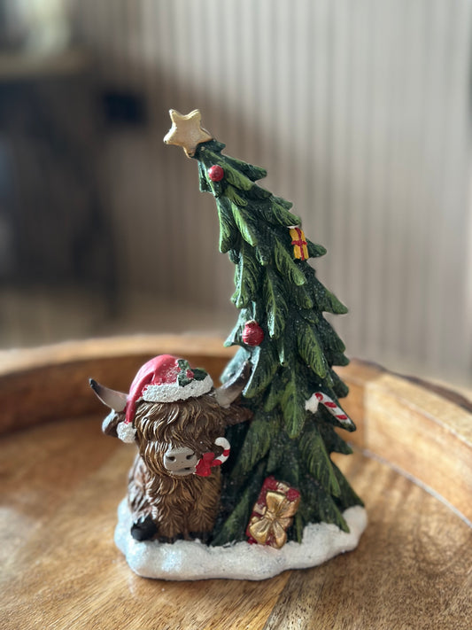 Decorative Highland Cow with Christmas Tree