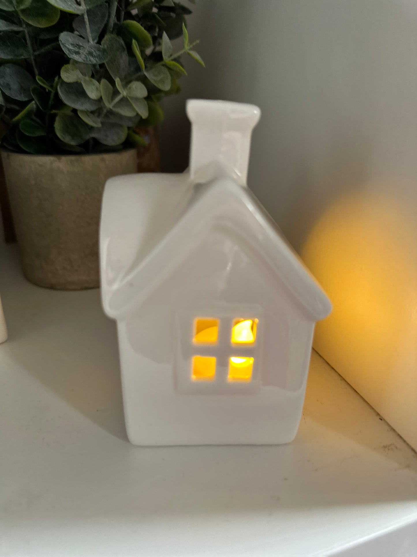 Ceramic Tealight House with Arched Roof